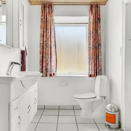 5 Bedroom Lovely In Sydals